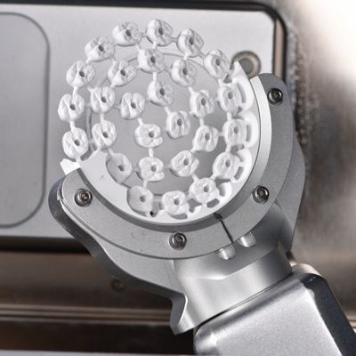Laboratoire dentaire en zirconium Machine de fraisage dentaire à 5 axes pour sculpter des blocs en zirconium